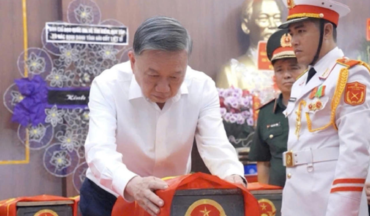 Trách nhiệm trước lịch sử, trước Nhân dân