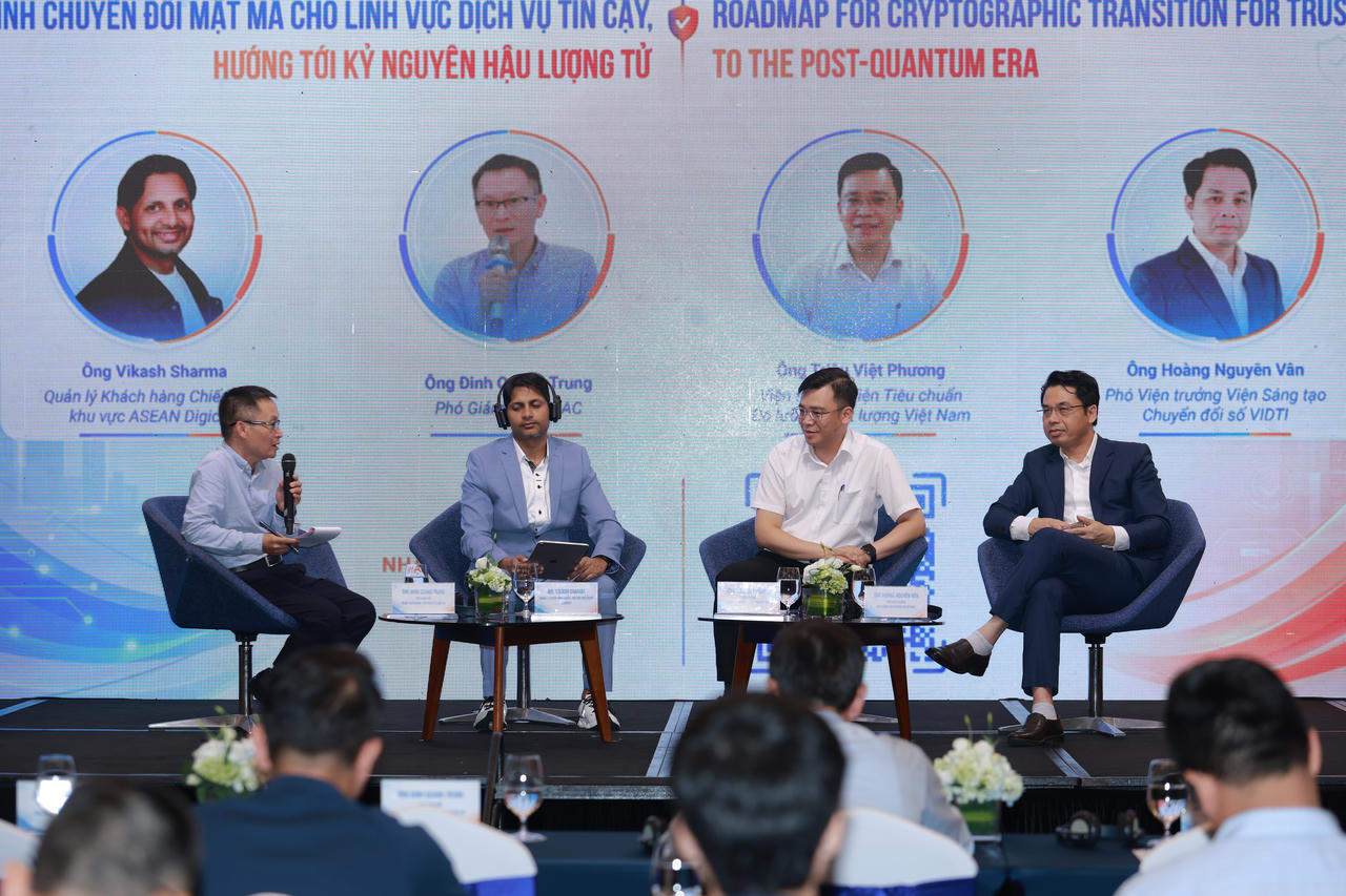 Trong khuôn khổ Hội thảo đã diễn ra Tọa đàm Lộ trình chuyển đổi mật mã cho lĩnh vực giao dịch điện tử, sẵn sàng cho kỷ nguyên hậu lượng tử.