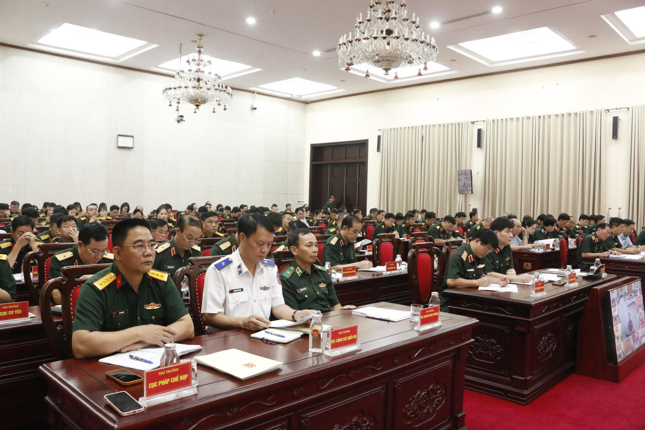 Các đại biểu tham dự hội nghị.