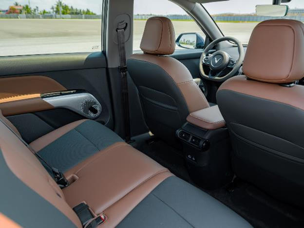 An toàn và tiết kiệm, chủ xe đánh giá VinFast VF MPV 7 là lựa chọn lý tưởng cho những chuyến đi xa