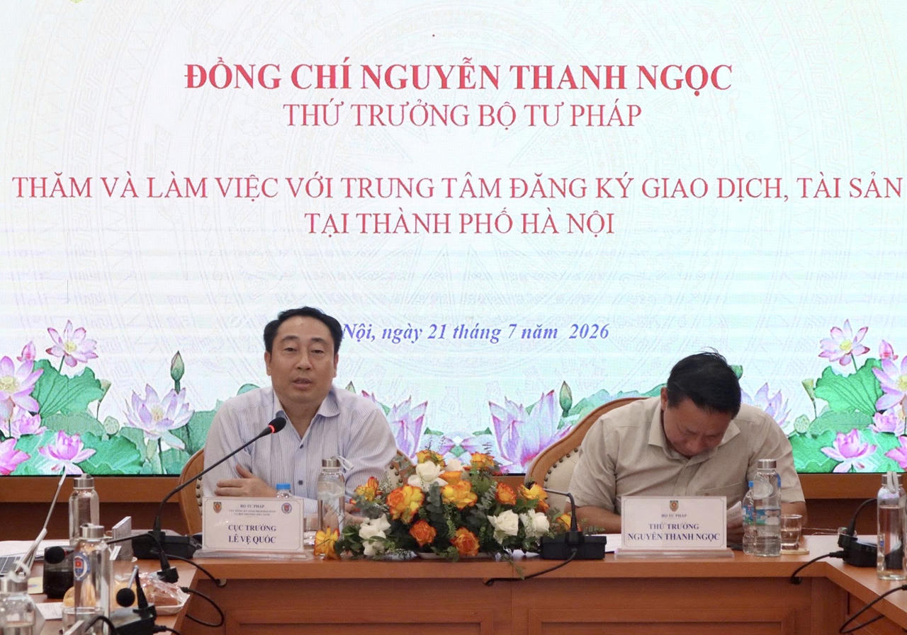 Cục trưởng Cục Đăng ký giao dịch bảo đảm và Bồi thường nhà nước Lê Vệ Quốc phát biểu