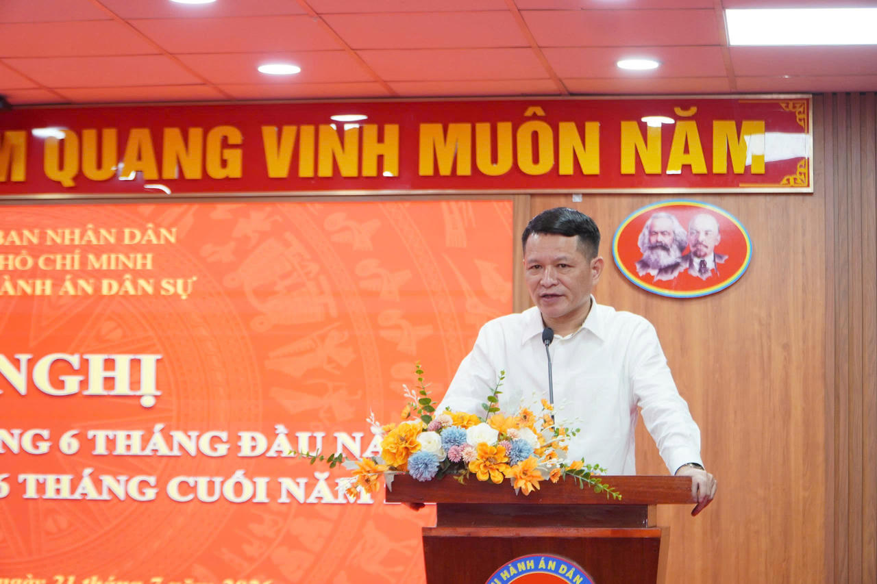 Đồng chí Nguyễn Văn Hòa, Bí thư Đảng ủy, Trưởng Thi hành án dân sự Thành phố Hồ Chí Minh phát biểu