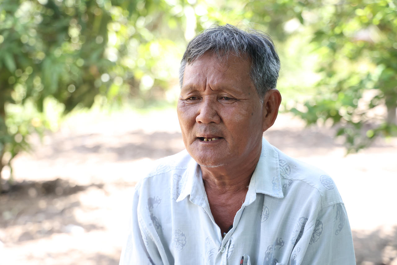 “Từ lâu trong lòng anh em chúng tôi, chị đã là chị Hai rồi” - ông Huỳnh Văn Chành, em trai Liệt sĩ Huỳnh Văn Quên nói về bà Nguyễn Thị Lệ, vừa được công nhận vợ Liệt sĩ Huỳnh Văn Quên. (Ảnh: Xuân Sang)