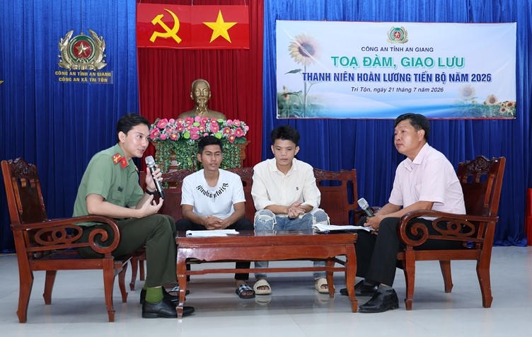 Hoạt động ý nghĩa, thiết thực tại 'Ngày hội toàn dân bảo vệ an ninh Tổ quốc' xã Tri Tôn