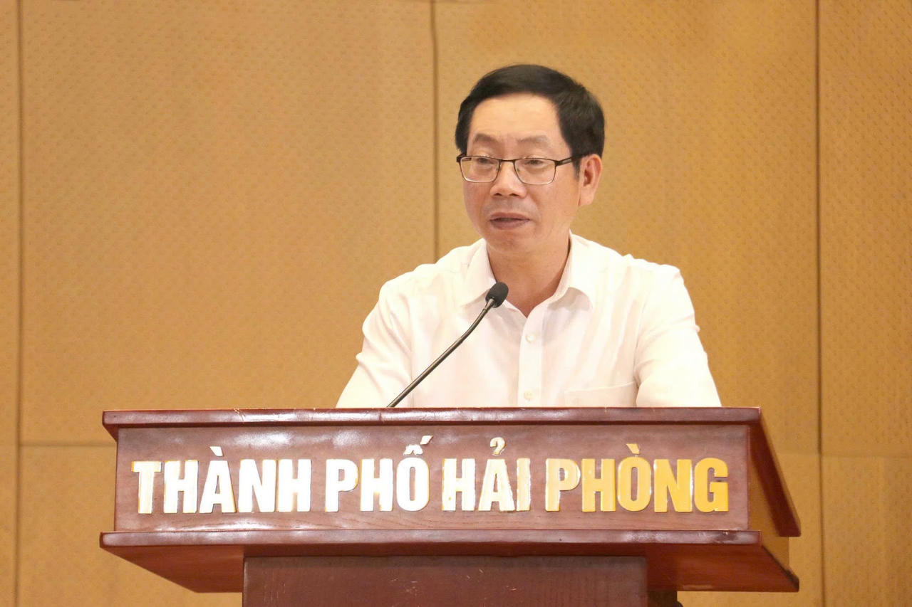 Phó Chủ tịch UBND TP Hải Phòng Vũ Tiến Phụng phát biểu chỉ đạo tại hội nghị.(Ảnh PV)