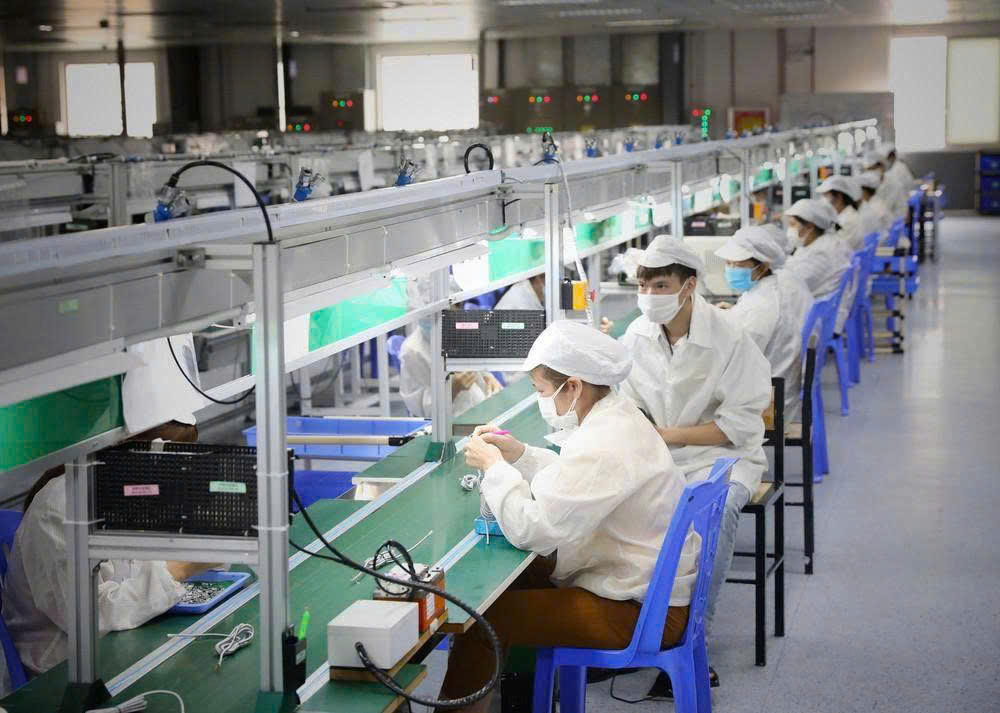 Giá trị sản xuất công nghiệp ước đạt khoảng 1,6 triệu tỷ đồng, tăng 16,17% so với cùng kỳ năm trước, trong đó khu vực doanh nghiệp FDI tiếp tục giữ vai trò chủ lực. ( Nguồn ảnh Internet)