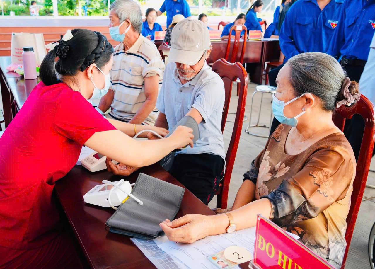 Tây Ninh đẩy nhanh tiến độ khám sức khỏe miễn phí cho người dân