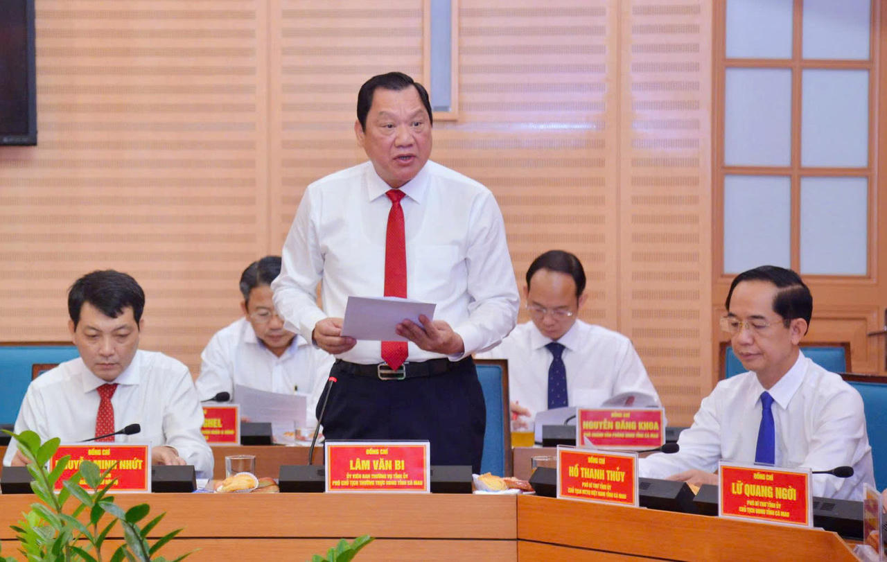 Ủy viên Ban Thường vụ Tỉnh ủy, Phó Chủ tịch Thường trực UBND tỉnh Cà Mau Lâm Văn Bi phát biểu