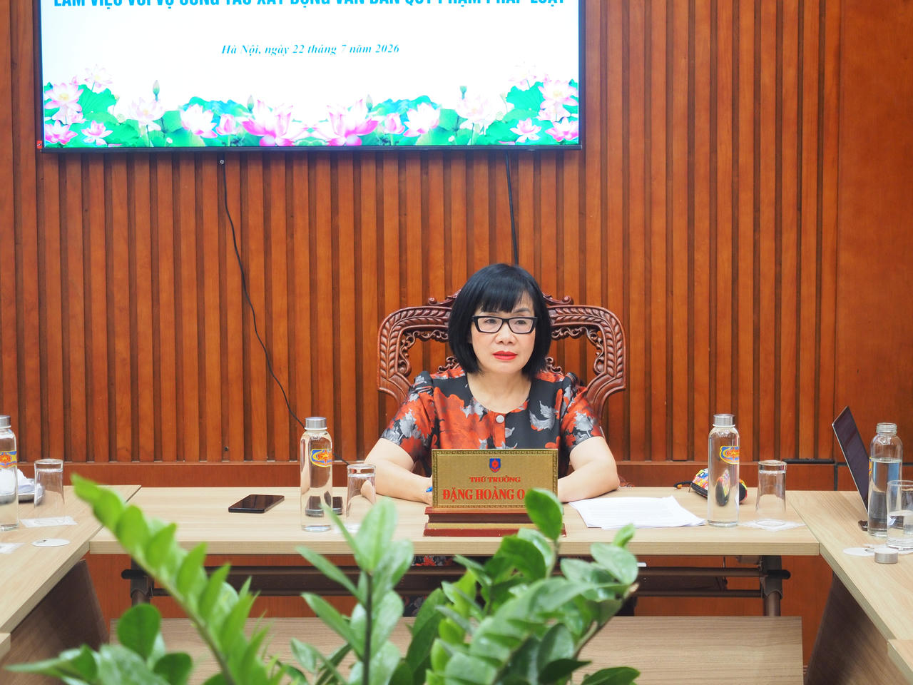 Thứ trưởng Đặng Hoàng Oanh kết luận buổi làm việc.