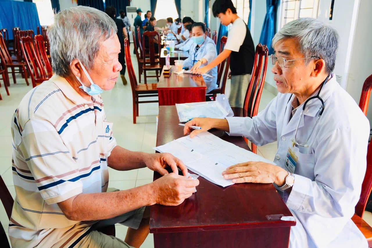 Tây Ninh đẩy nhanh tiến độ khám sức khỏe miễn phí cho người dân
