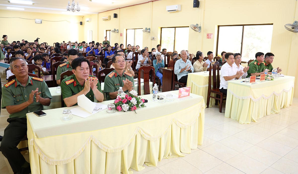 Các đại biểu tham dự Chương trình