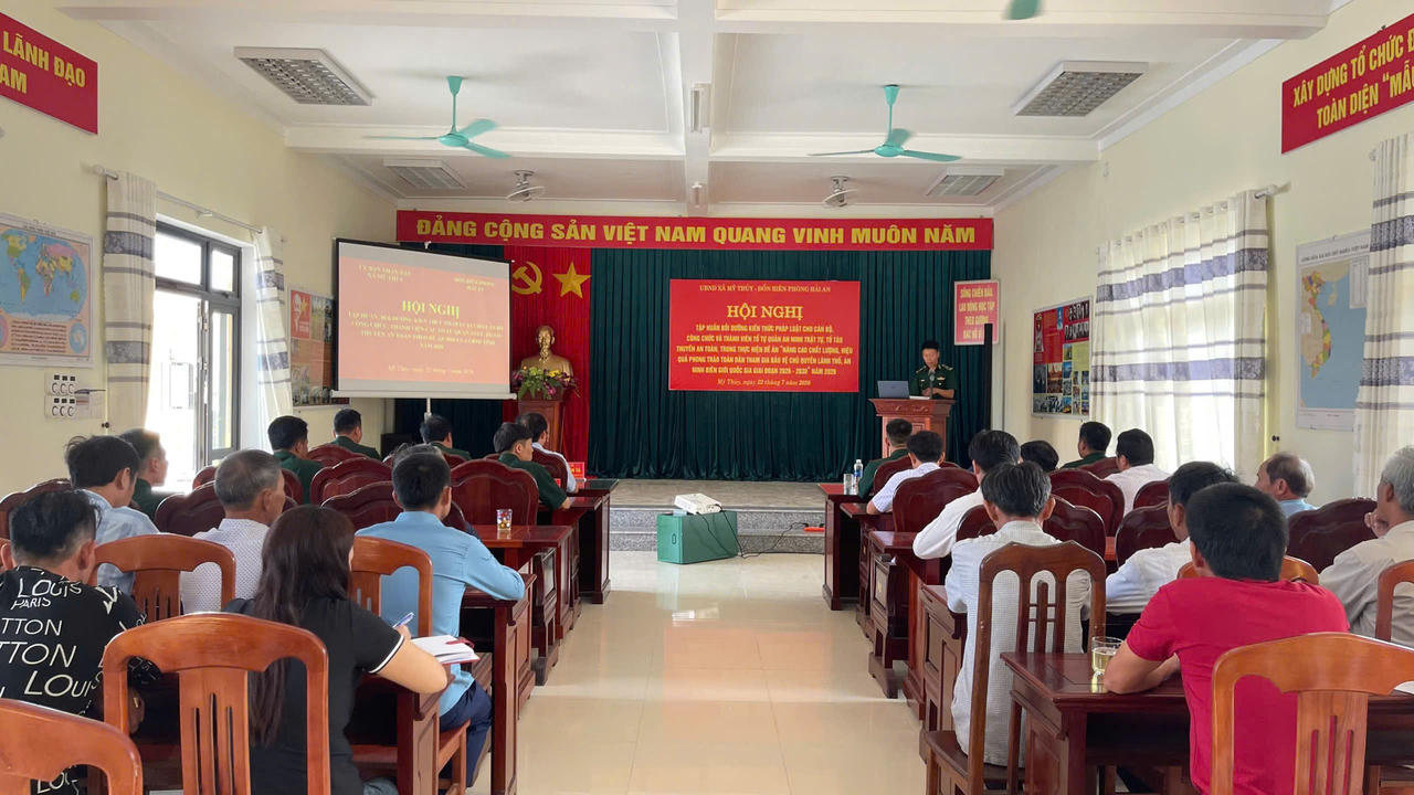 Đồn Biên phòng Hải An phối hợp tập huấn kiến thức pháp luật cho thành viên tổ tự quản, tổ tàu thuyền an toàn
