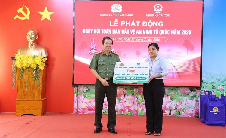 Hoạt động ý nghĩa, thiết thực tại 'Ngày hội toàn dân bảo vệ an ninh Tổ quốc' xã Tri Tôn
