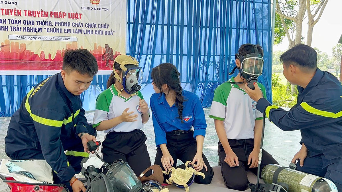 Hoạt động ý nghĩa, thiết thực tại 'Ngày hội toàn dân bảo vệ an ninh Tổ quốc' xã Tri Tôn