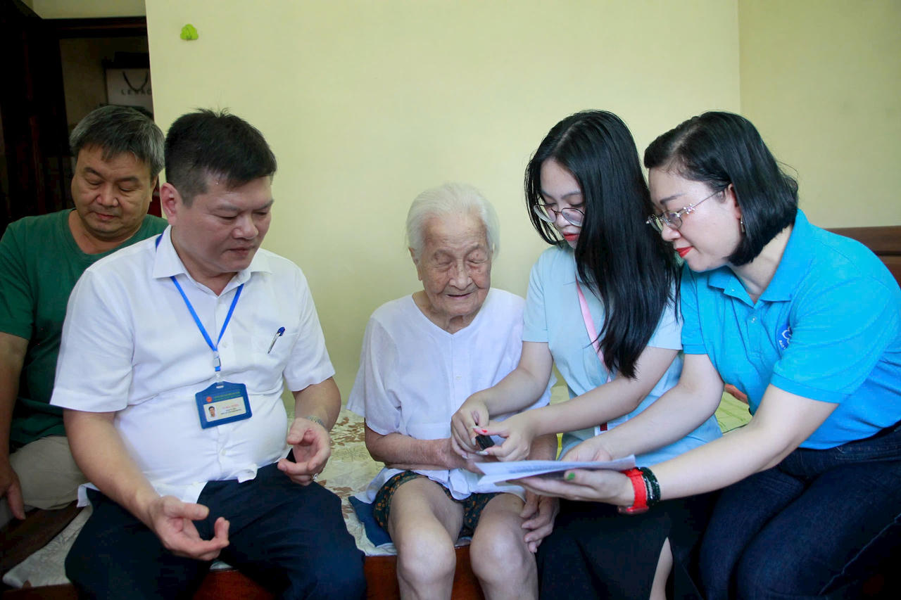 Hà Nội: Hoàn thành bổ sung văn bản ủy quyền nhận lương hưu trước thời hạn