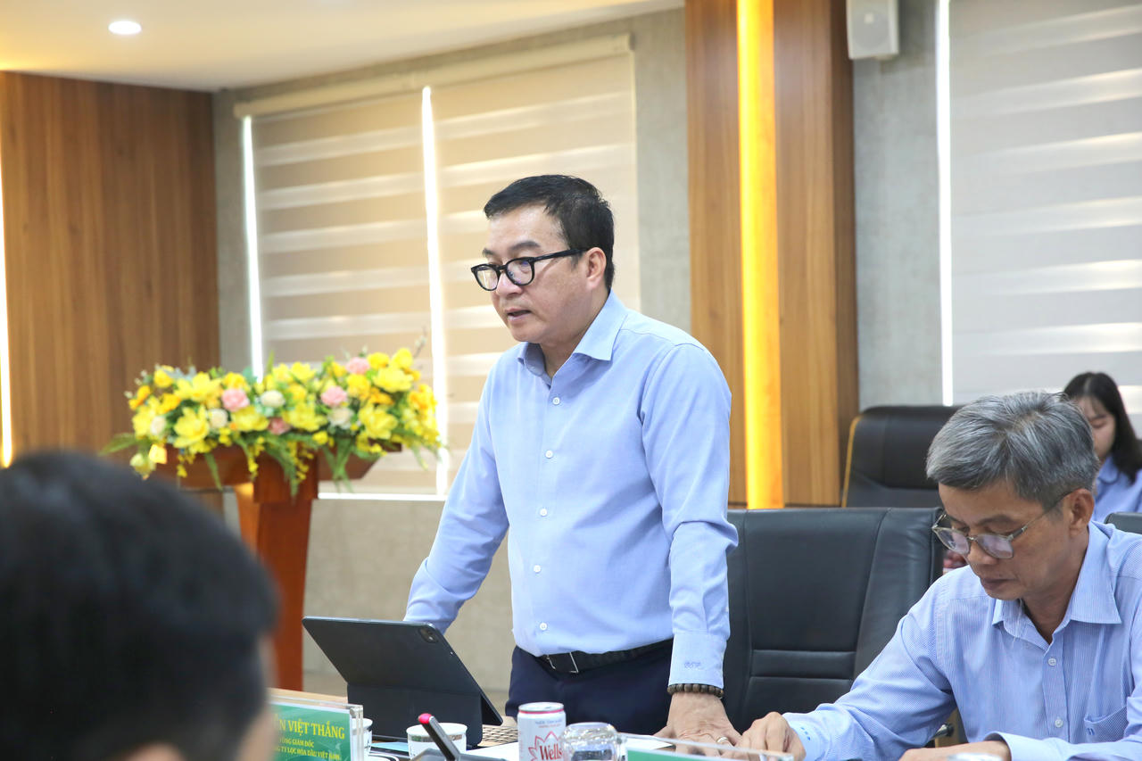 Tổng Giám đốc BSR Nguyễn Việt Thắng phát biểu tại buổi làm việc với đoàn công tác Bộ Công Thương.