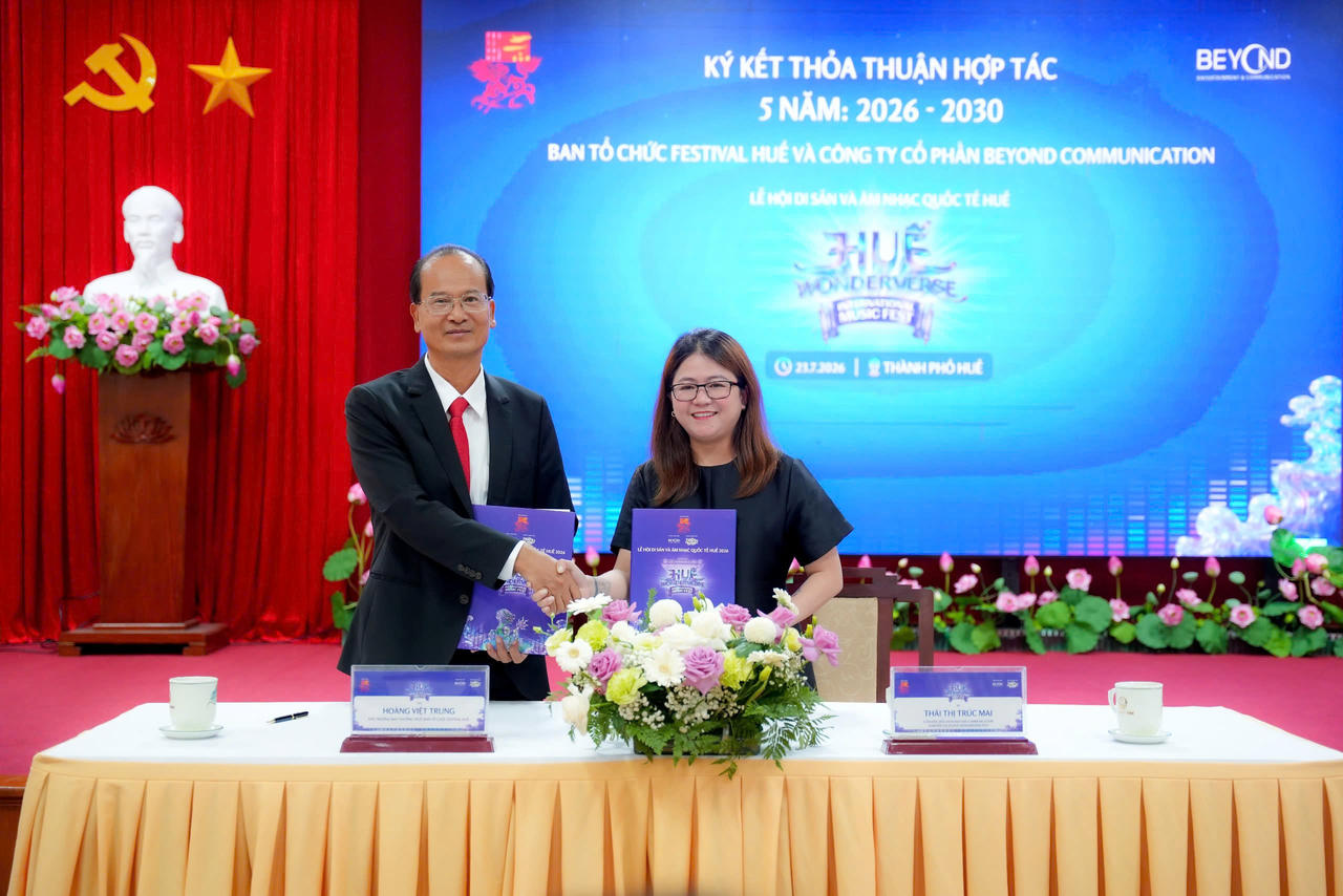 Ký kết thỏa thuận hợp tác chiến lược 5 năm. (Ảnh: Lê Hoàng)