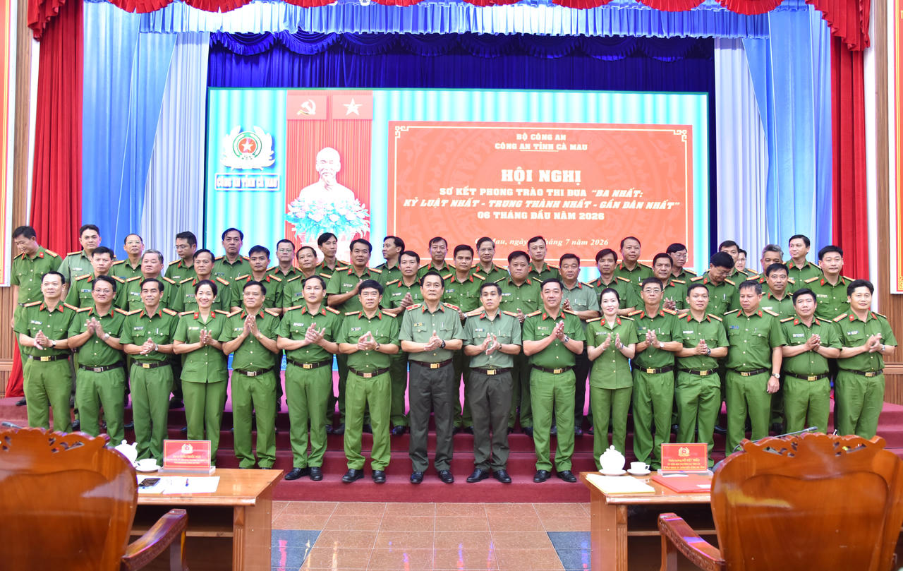 Công an tỉnh Cà Mau tổ chức Hội nghị sơ kết phong trào thi đua "Ba nhất" 6 tháng đầu năm 2026, đánh giá kết quả đạt được và đề ra nhiệm vụ, giải pháp trong thời gian tới (Ảnh: Hữu Đệ).