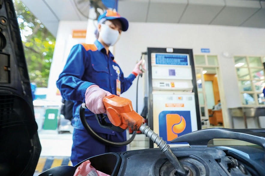Xử lý nghiêm cửa hàng xăng dầu găm hàng, bán nhỏ giọt, tự ý ngừng bán