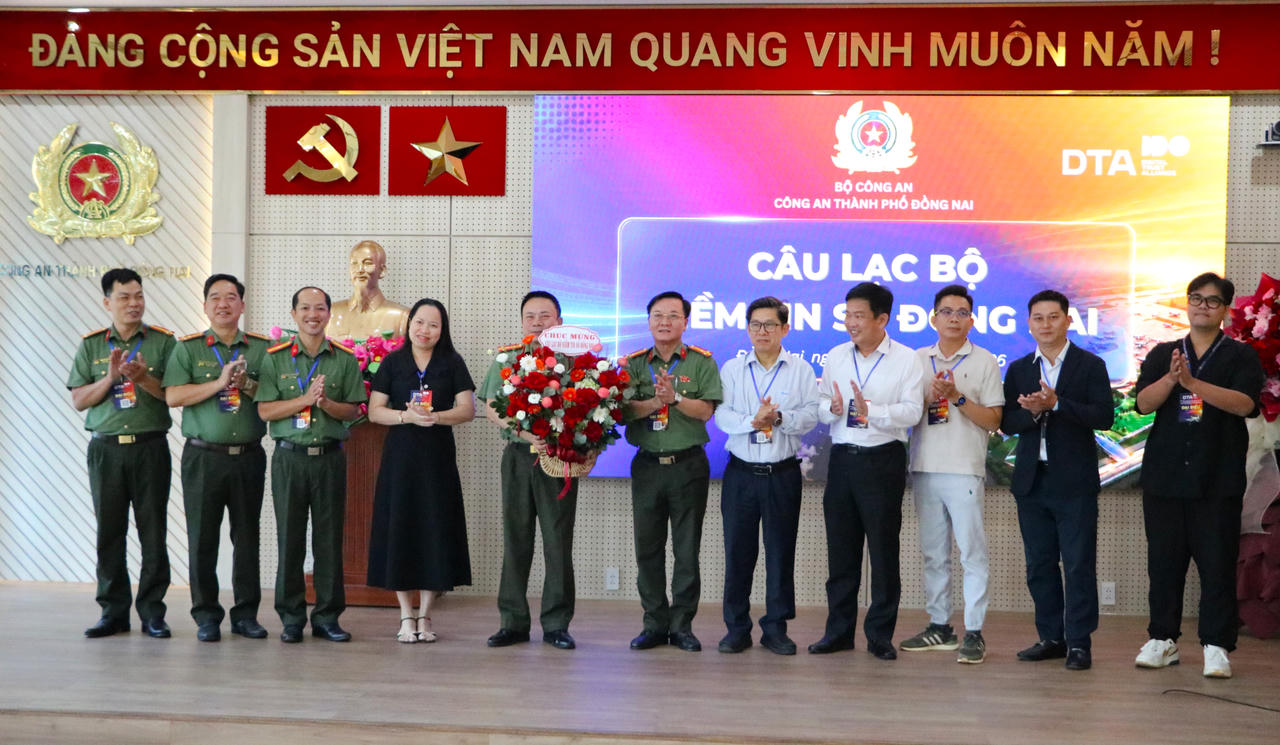 Ra mắt Ban Chủ nhiệm Câu lạc bộ Niềm tin số Đồng Nai (Ảnh: Khánh Toàn)