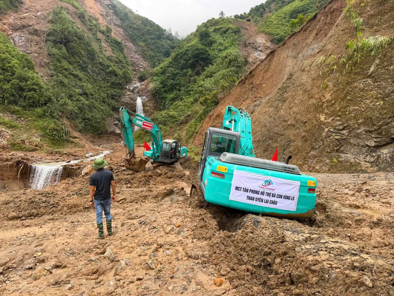 Sự chung sức của cộng đồng doanh nghiệp đã góp phần tăng thêm nguồn lực, giúp công tác khắc phục hậu quả được triển khai nhanh chóng, hiệu quả.