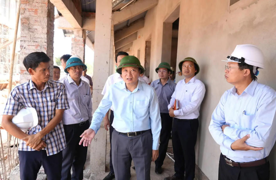 Đốc thúc thi công các trường nội trú liên cấp vùng biên Quảng Trị