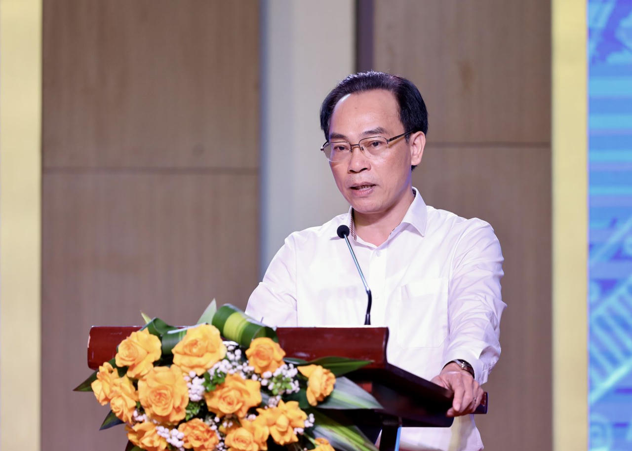 Bộ trưởng Hoàng Minh Sơn: Xử lý nghiêm tiêu cực để lấy lại niềm tin với giáo dục Bộ trưởng Hoàng Minh Sơn: Xử lý nghiêm tiêu cực để lấy lại niềm tin với giáo dục