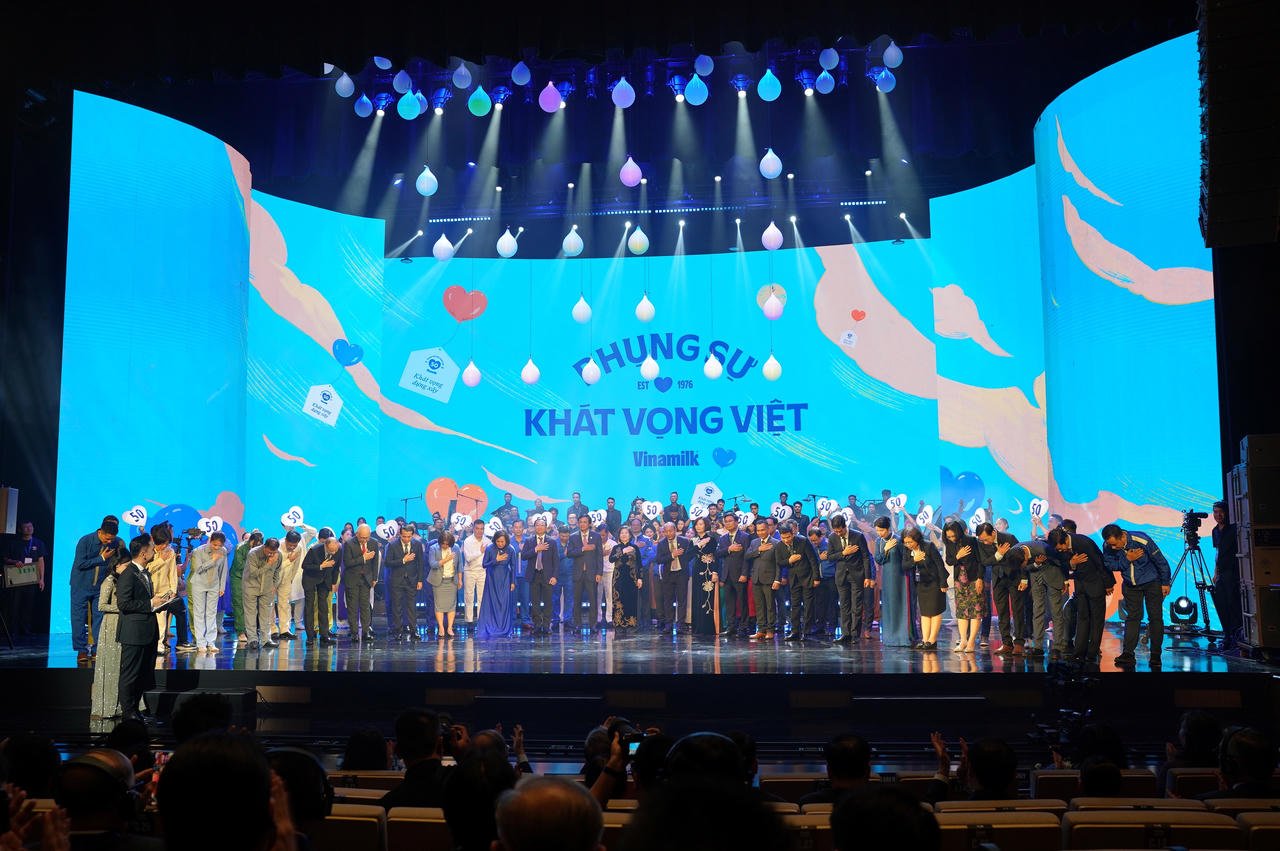 Tập thể lãnh đạo Vinamilk cam kết sẽ không ngừng đổi mới, không ngừng sáng tạo, để mỗi thế hệ trẻ em Việt Nam được thụ hưởng nền dinh dưỡng tốt hơn thế hệ trước.