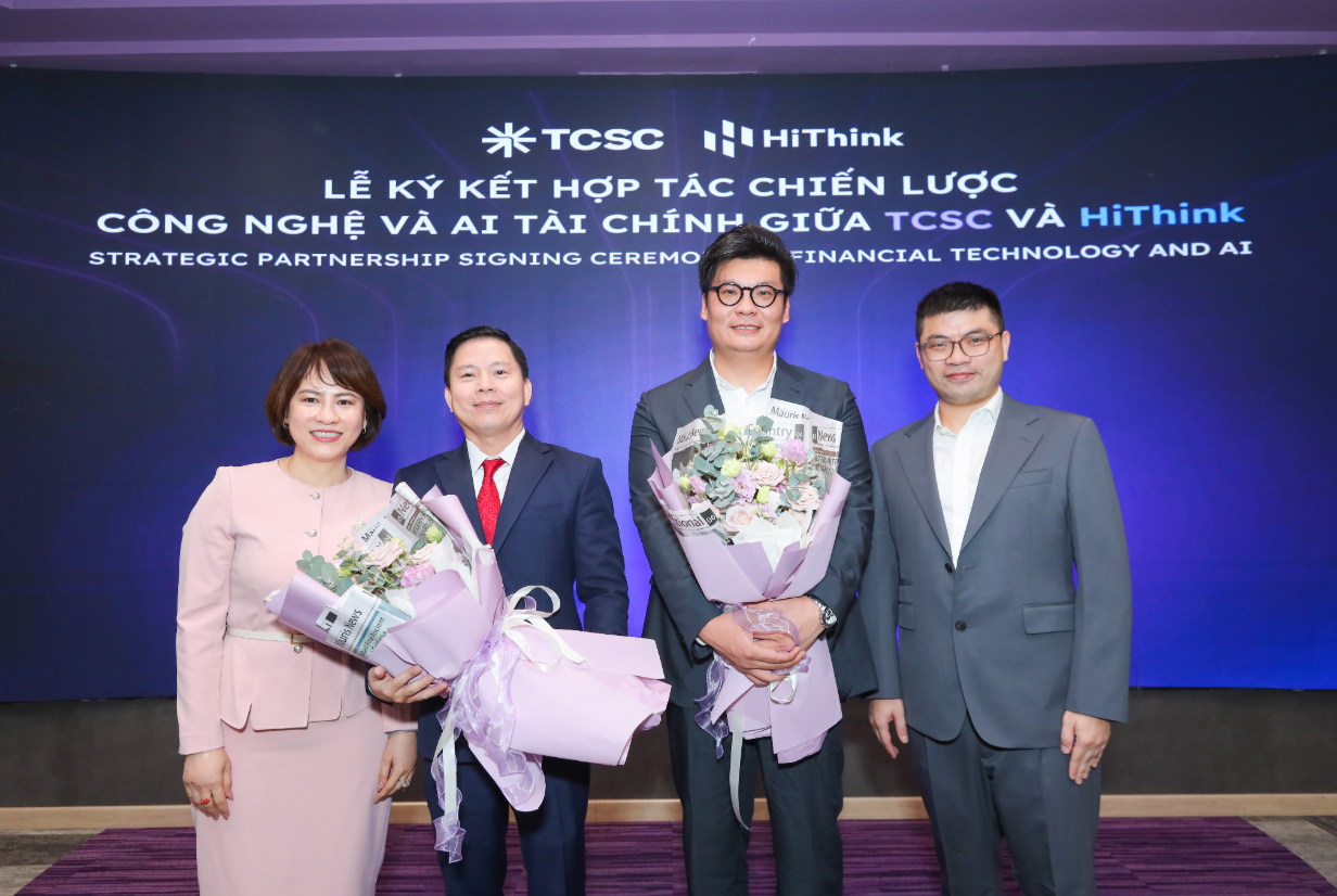 Đại diện của TCSC và HiThink International tại Lễ ký kết
.