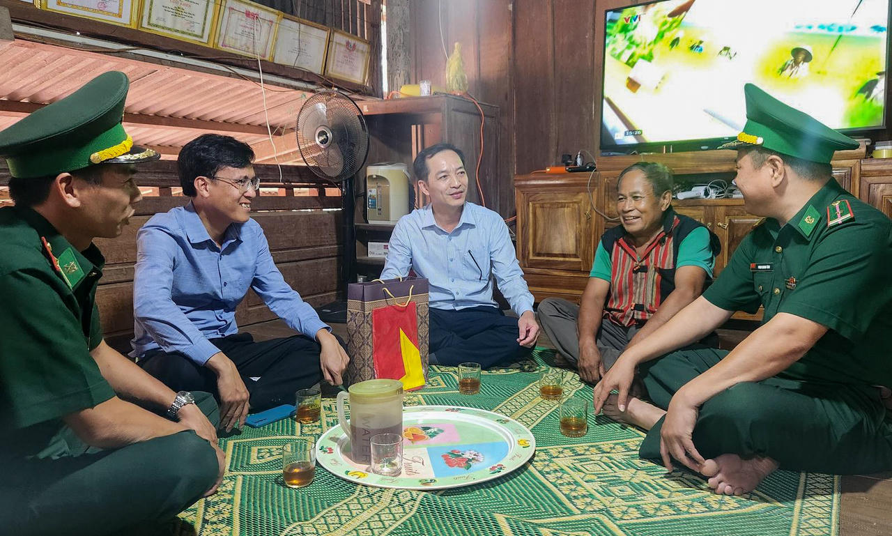 Đổi mới phương thức lãnh đạo để xây dựng chính quyền phục vụ