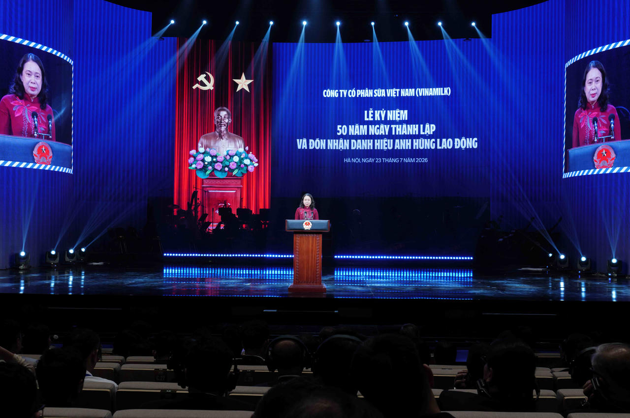 Bí thư Trung ương Đảng, Phó Chủ tịch nước Cộng hòa Xã hội Chủ nghĩa Việt Nam Võ Thị Ánh Xuân phát biểu chúc mừng Vinamilk tại sự kiện (Ảnh: Minh Anh).