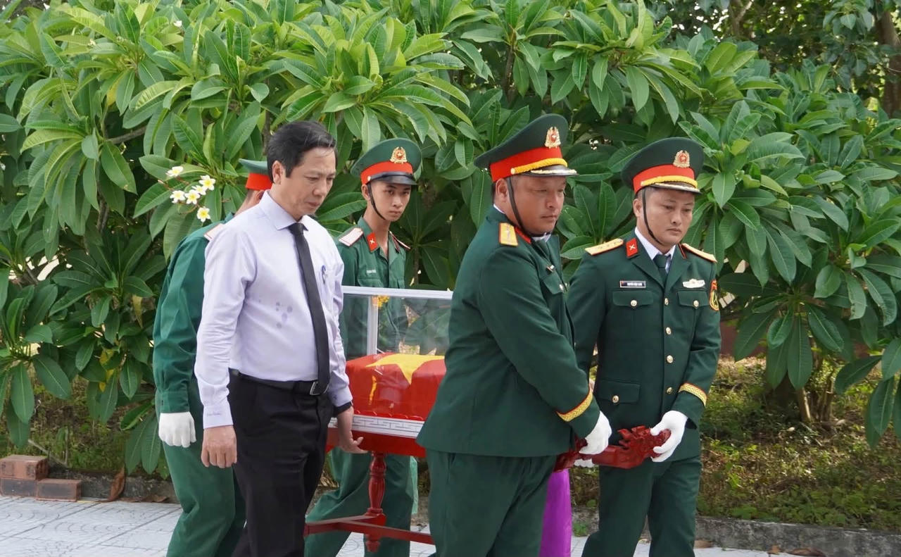 Nghĩa trang liệt sĩ Cam Giang đón thêm 2  hài cốt liệt sĩ về an nghỉ