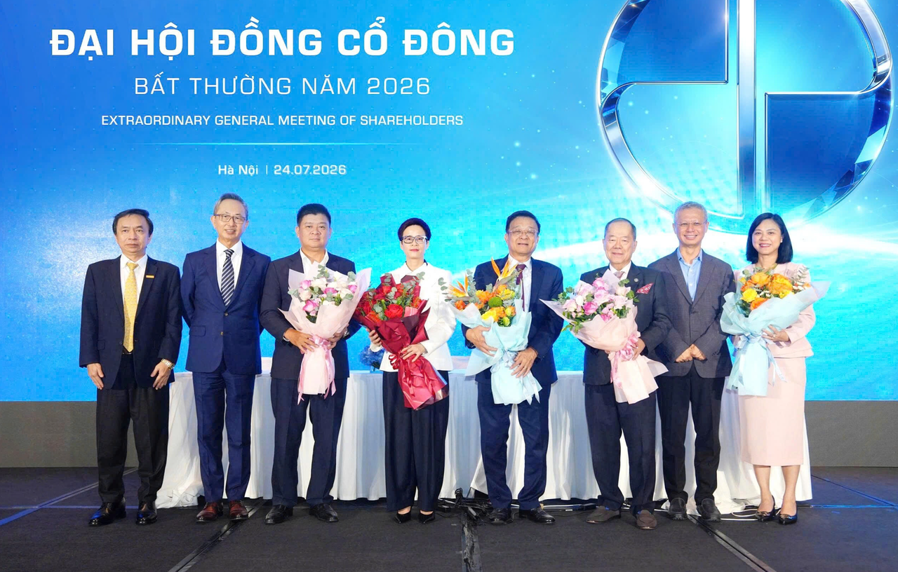 Thành viên Hội đồng quản trị và Ban Kiểm soát tại Đại hội đồng cổ đông bất thường năm 2026 ra mắt cổ đông.