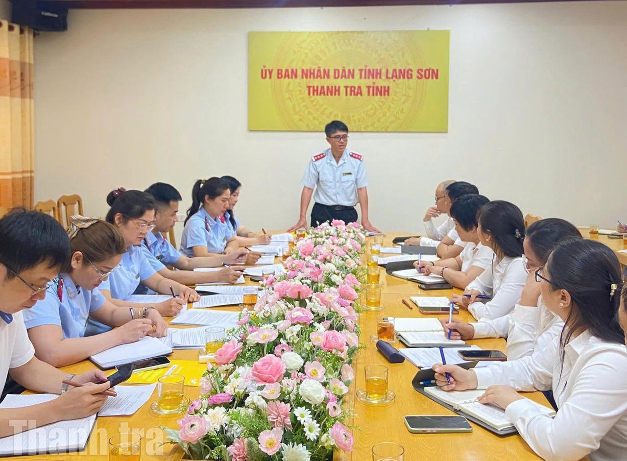 Thanh tra tỉnh Lạng Sơn công bố quyết định thanh tra tại Bưu điện tỉnh Lạng Sơn ngày 14/4/2026. Ảnh: PV