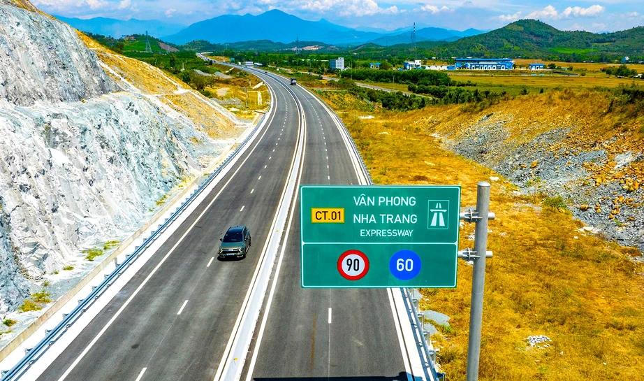 Quy hoạch mạng lưới cao tốc, quốc lộ tầm nhìn đến 2050: Bổ sung 5 tuyến cao tốc mới
