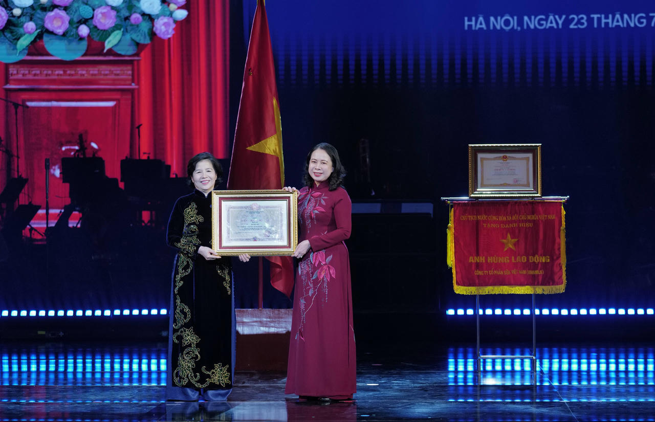 Vinamilk đón nhận danh hiệu Anh hùng Lao động lần hai