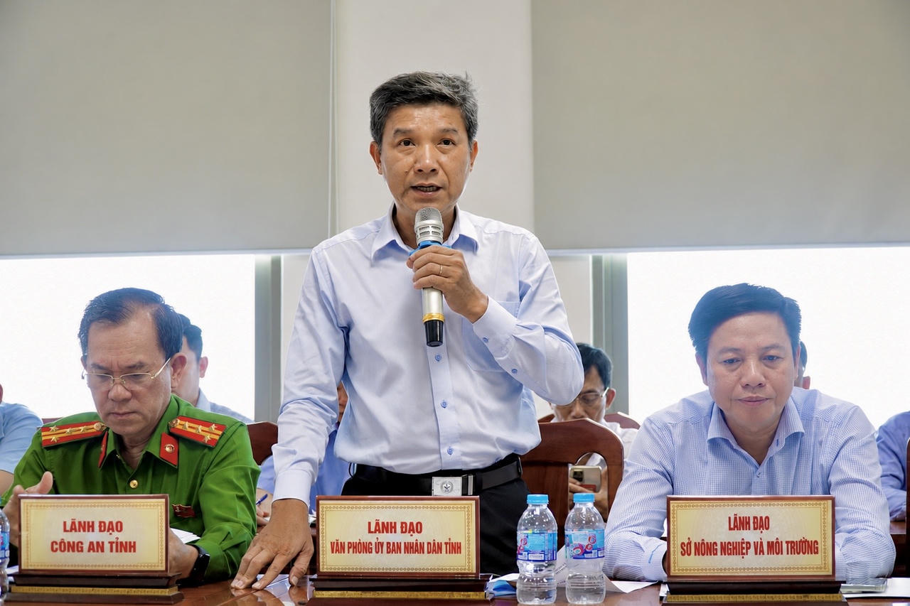 Ông Trần Văn Toàn - Phó Chánh Văn phòng UBND tỉnh Đồng Tháp thông tin tại buổi họp giao ban báo chí tháng 7/2026. Ảnh: Kim Ngân
