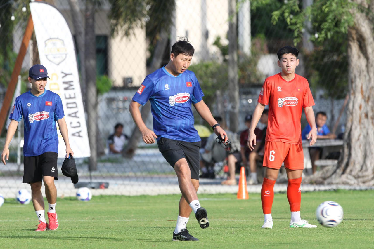 HLV Kim Sang Sik: “Đội tuyển Việt Nam đã sẵn sàng bước vào hành trình bảo vệ ngôi vô địch” (Ảnh: VFF)