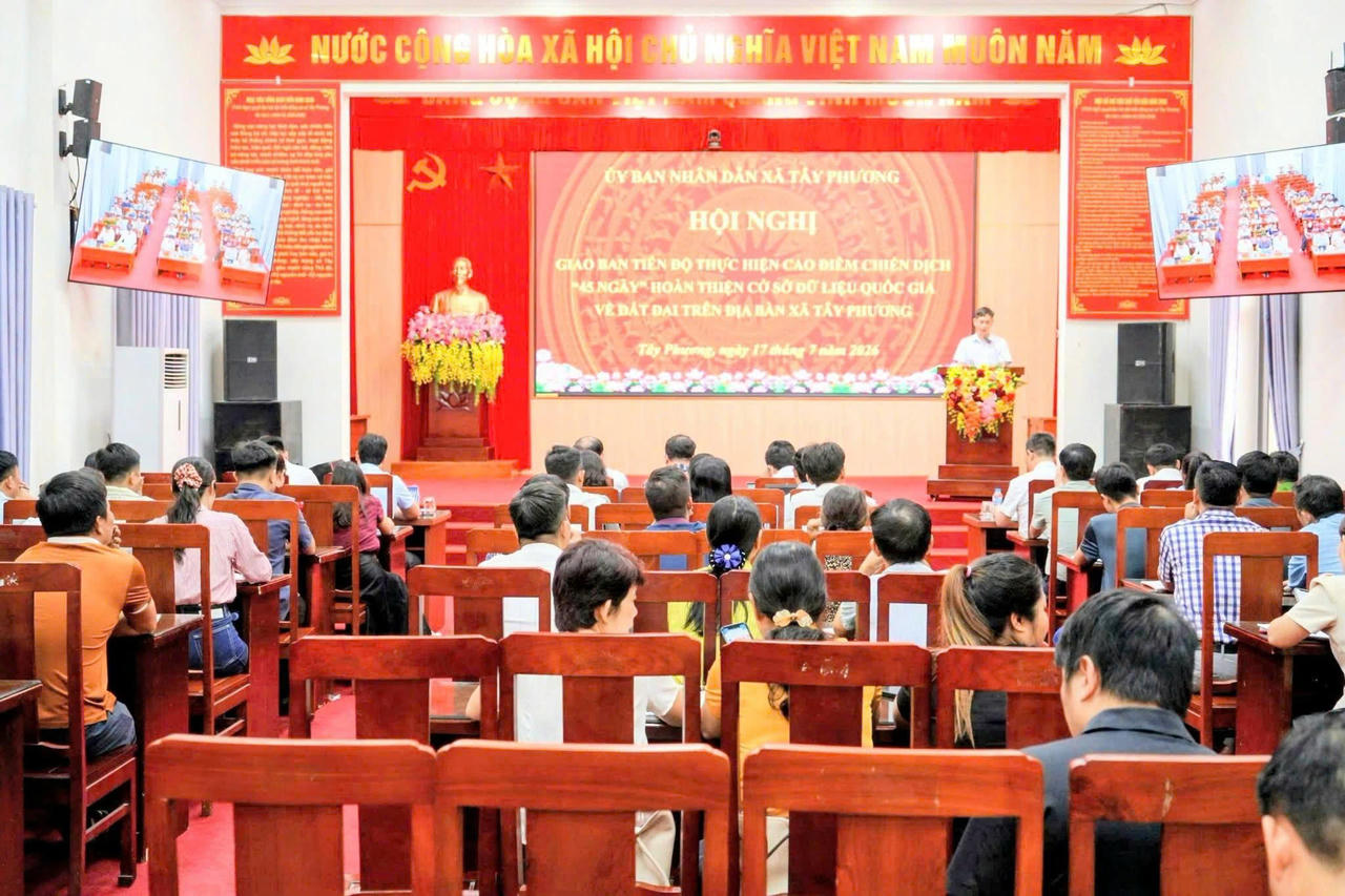 Hà Nội tăng tốc Chiến dịch “45 ngày”: Xã Tây Phương quyết tâm làm giàu, làm sạch dữ liệu đất đai