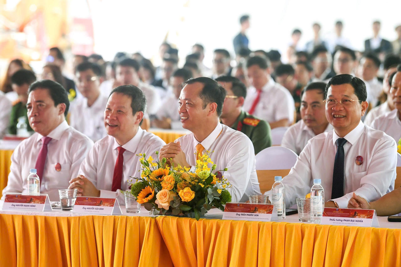 Lãnh đạo UBND TP. Đà Nẵng tham dự Lễ khởi công