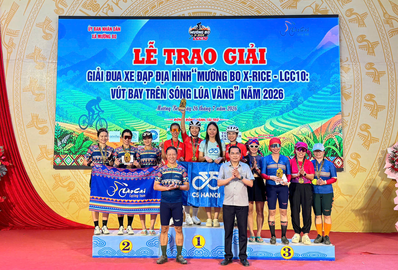 Gay cấn Giải đua xe đạp địa hình 'Vút bay trên sóng lúa vàng' ở Mường Bo