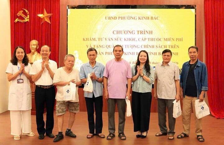  Bắc Ninh: Khám bệnh, tặng quà tri ân gần 1.000 đối tượng chính sách, người có công
