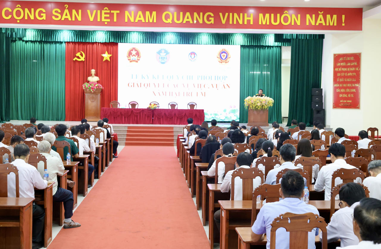 Quang cảnh lễ ký kết. Ảnh: Thiện Lê