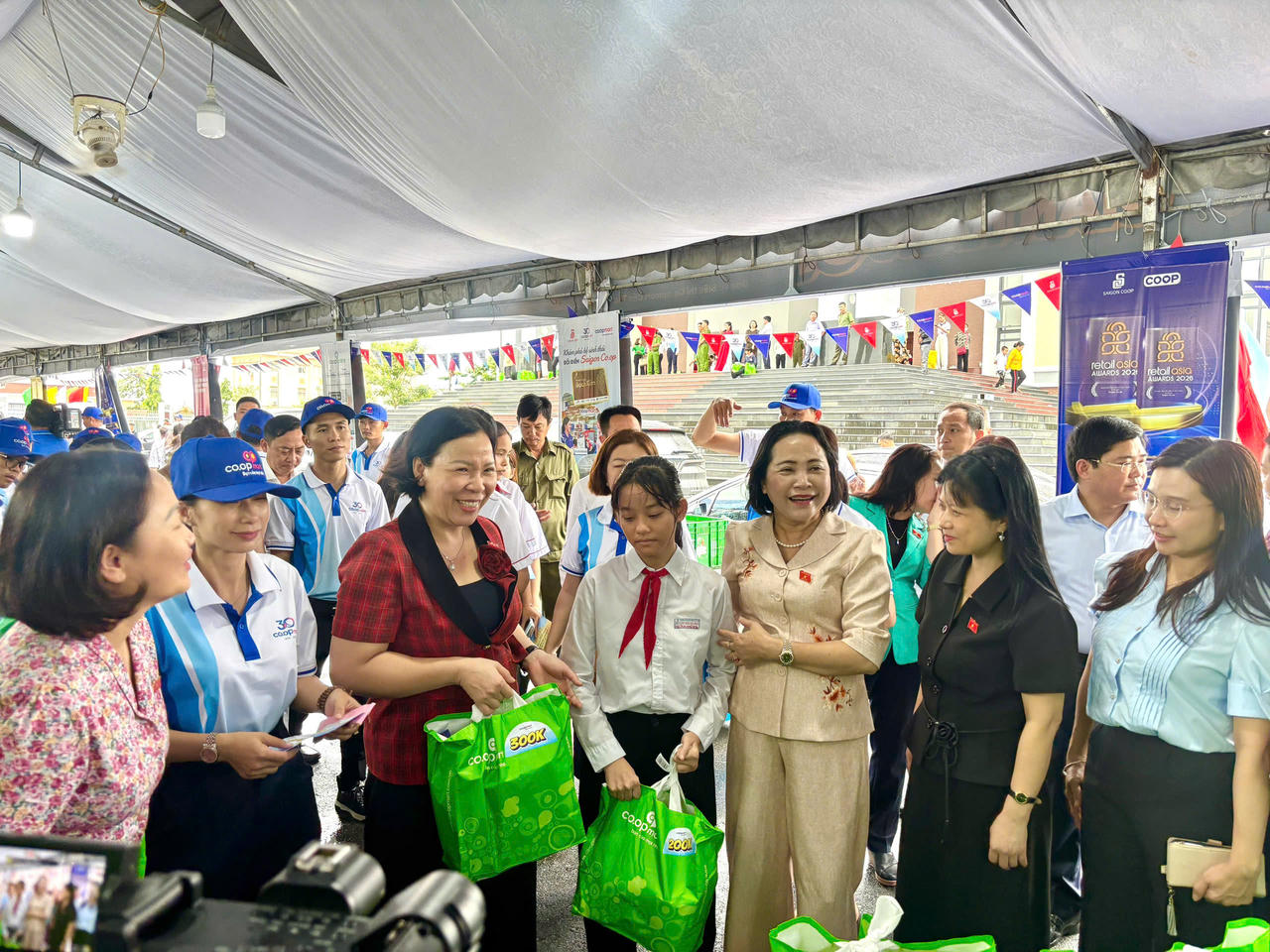 Saigon Co.op tổ chức 'Phiên chợ 0 đồng' tại Cần Thơ lan tỏa nghĩa tình kỷ niệm 79 năm Ngày Thương binh Liệt sĩ