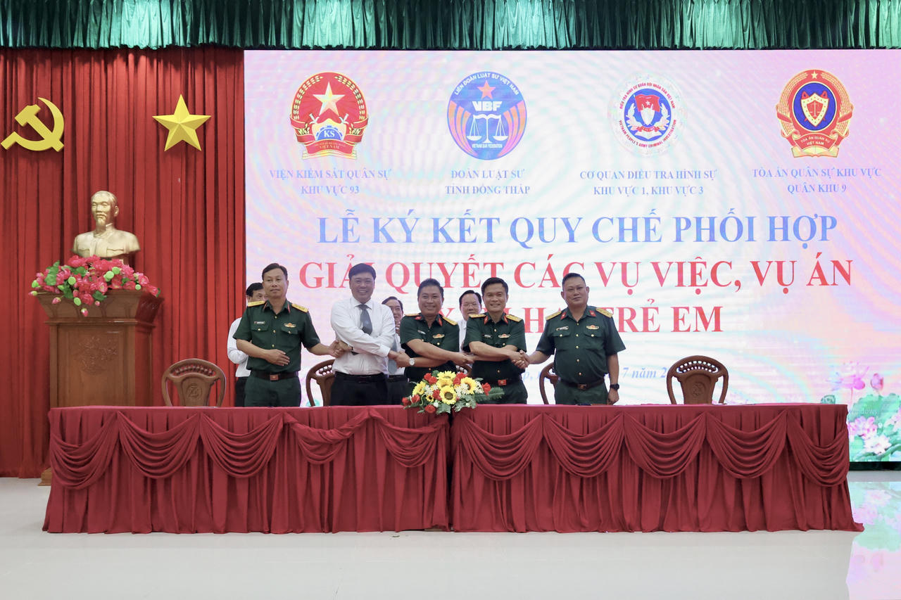 Ký kết quy chế phối hợp giải quyết vụ việc, vụ án xâm hại trẻ em thuộc thẩm quyền quân sự