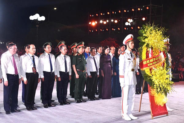 Bộ trưởng Bộ Tư pháp Hoàng Thanh Tùng dự cầu truyền hình "Sao sáng dẫn đường" tại Quảng Trị
