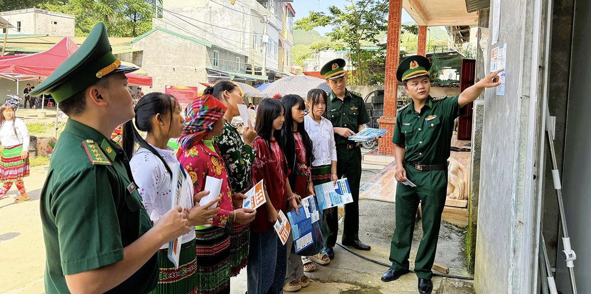 Đồn Biên phòng Sơn Vĩ (Tuyên Quang) tuyên truyền, phổ biến pháp luật cho người dân
