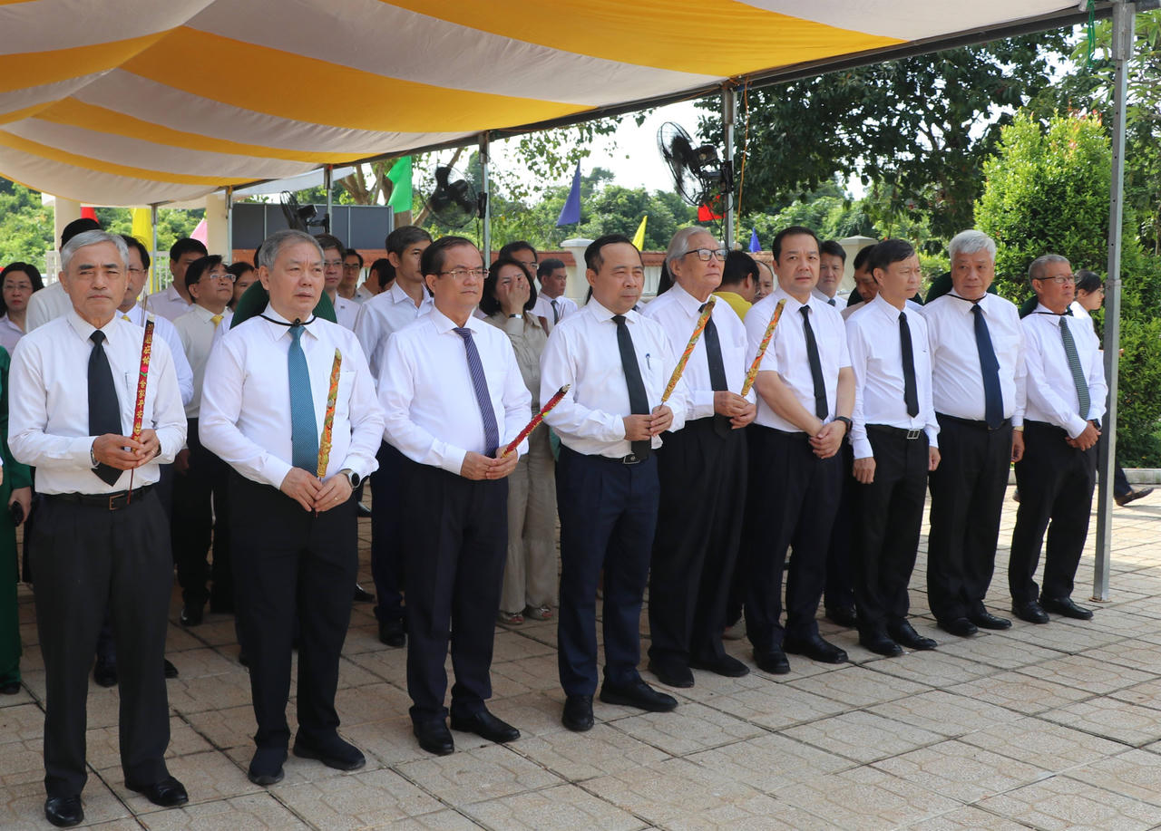 Bộ Khoa học và Công nghệ tổ chức hoạt động về nguồn ở Tây Ninh