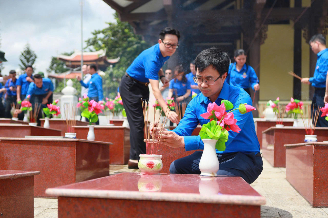 Tuổi trẻ Chính phủ triển khai chuỗi hoạt động tri ân nhân Ngày Thương binh - Liệt sĩ