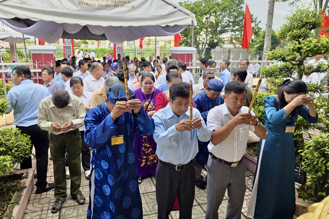  Đồng Tháp đã đồng loạt tổ chức các hoạt động tri ân các Anh hùng liệt sĩ nhân Ngày Thương binh - Liệt sĩ